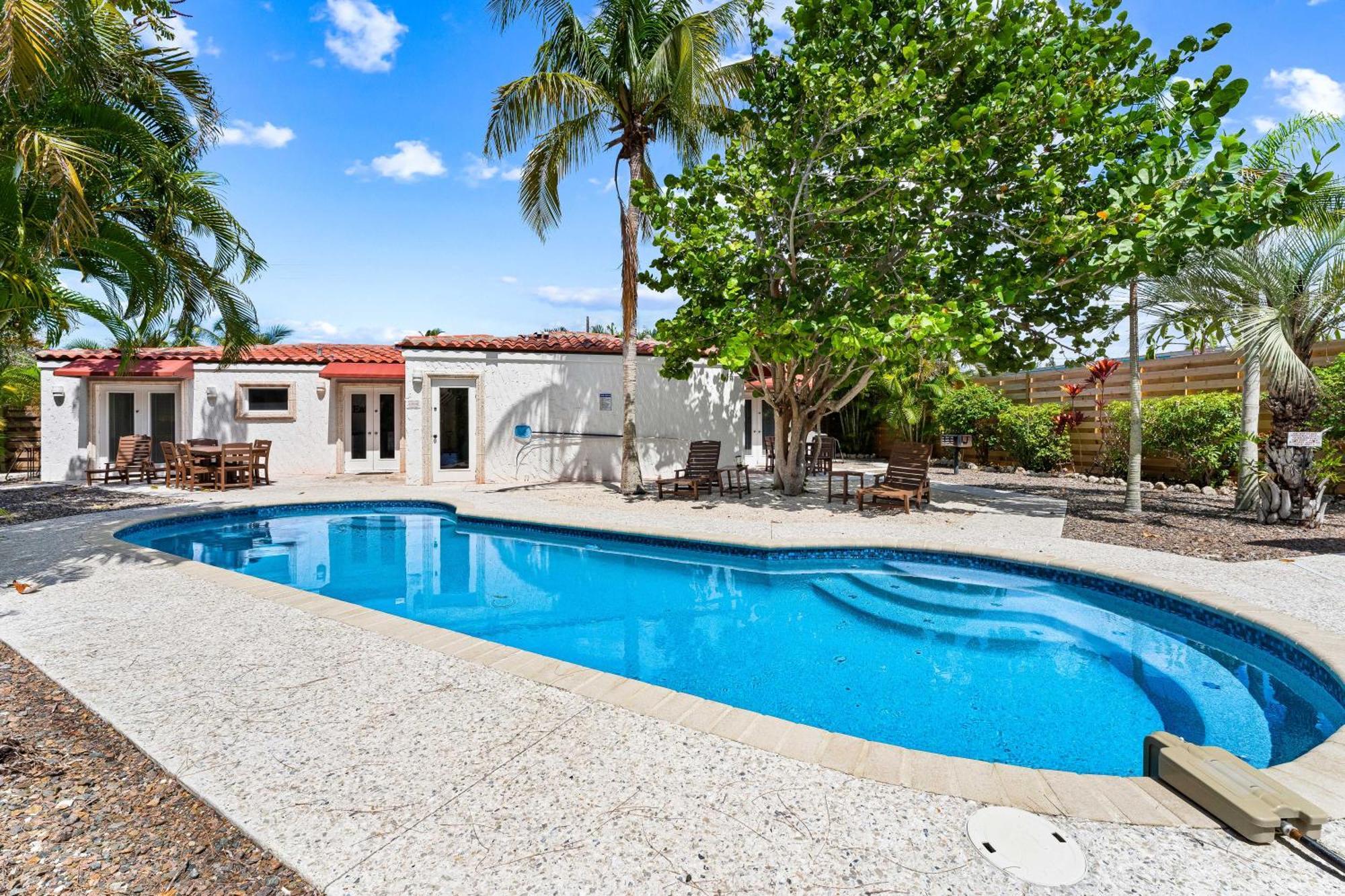 Crescent Beach Villas Siesta Key Exterior photo